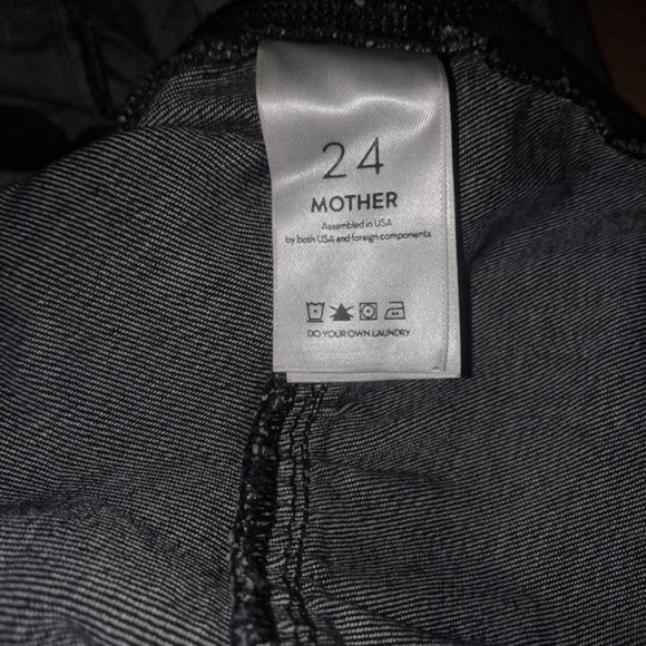 "The Ruffle mini skirt" - Picture 2 of 5